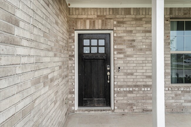 property at 5806 Aurora Grns Ln
