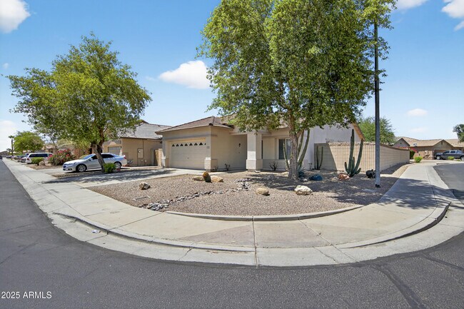 11902 W Jefferson St in Avondale, AZ - Building Photo - Building Photo