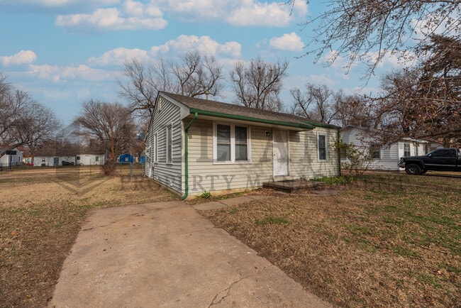 224 Grover Ave in Wichita, KS - Building Photo - Building Photo