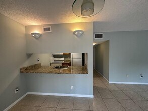 6031 10th Ave N in Greenacres, FL - Building Photo - Building Photo