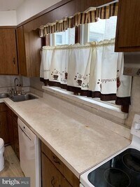 929 Buttonwood St photo'