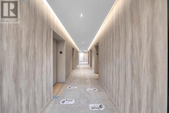 8 Interchange Wy in Vaughan, ON - Building Photo - Building Photo