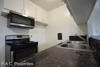 12255 Burbank Blvd in Los Angeles, CA - Building Photo - Building Photo