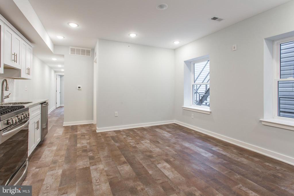 1318 S Broad St in Philadelphia, PA - Building Photo