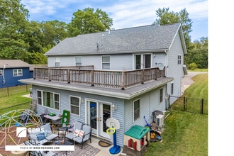 815 Island Ct in Baraboo, WI - Building Photo - Building Photo