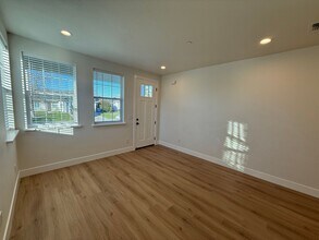 124 Keoke Ct in Sacramento, CA - Building Photo - Building Photo