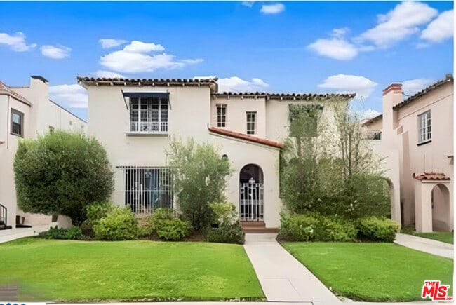 property at 126 S Hamilton Dr