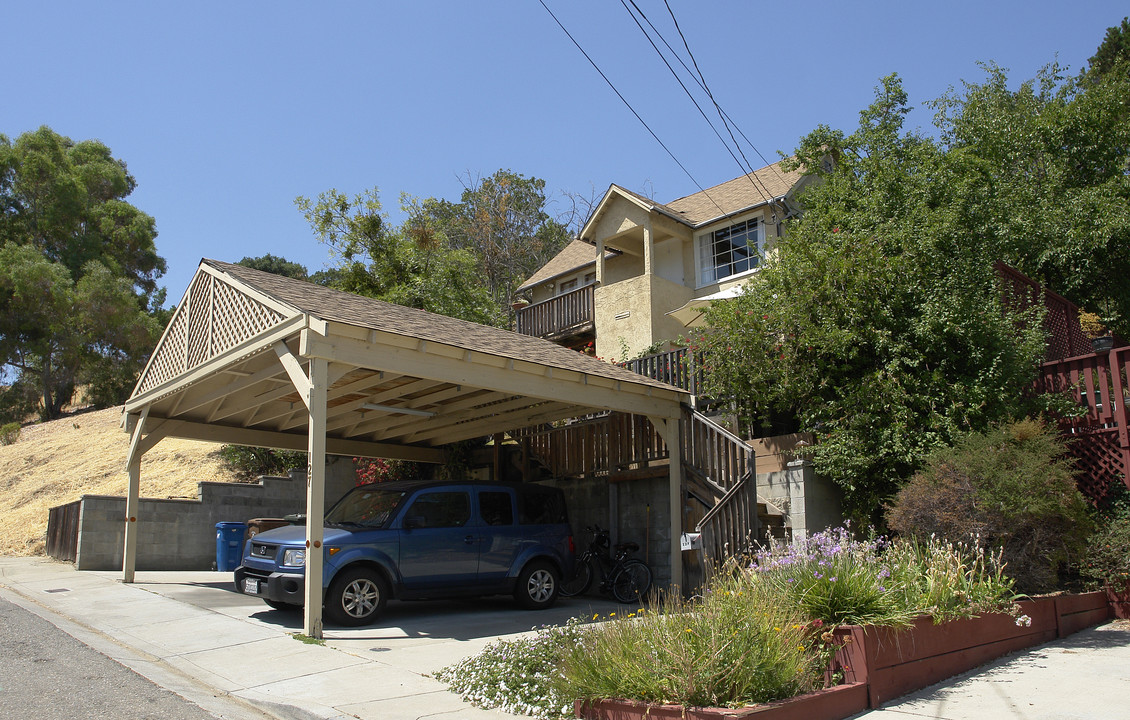 127 Warren St in Martinez, CA - Foto de edificio