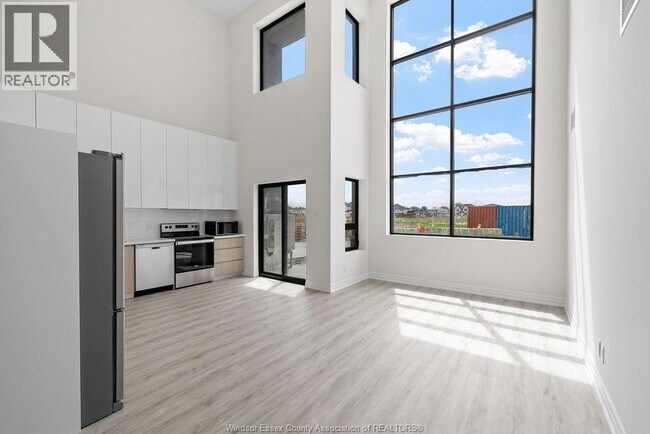 7337 Meo Blvd in Lasalle, ON - Building Photo - Building Photo