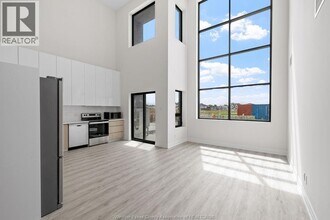 7337 Meo Blvd in Lasalle, ON - Building Photo - Building Photo