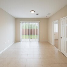 5109 NW 30th Ln in Fort Lauderdale, FL - Building Photo - Building Photo