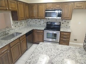 2101 Rainbow Dr in Arlington, TX - Building Photo - Building Photo