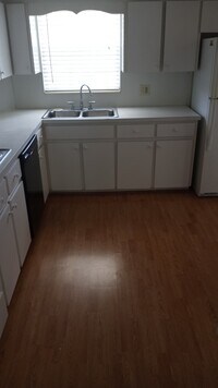 2417 Persian Dr, Unit 37