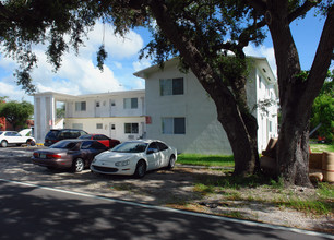 14305 NE 6th Ave in North Miami, FL - Building Photo - Building Photo