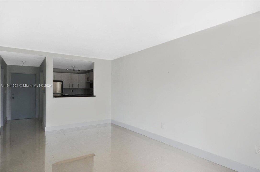 1540 Meridian Ave, Unit 4C in Miami Beach, FL - Building Photo