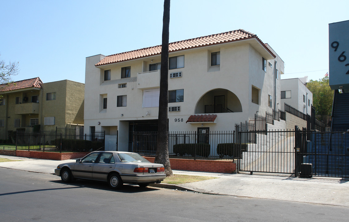 958 Magnolia Ave in Los Angeles, CA - Foto de edificio