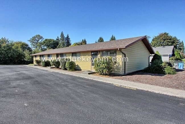 218 SE Clark Ave in Battle Ground, WA - Building Photo - Building Photo