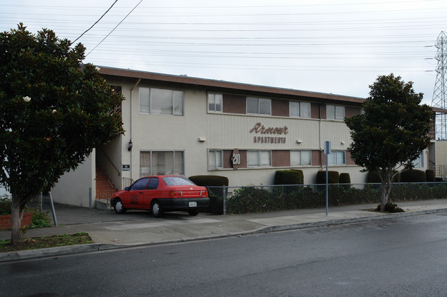 210 Armour Ave in South San Francisco, CA - Building Photo - Building Photo