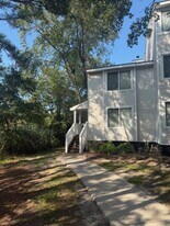 801 Seawinds Ln in Virginia Beach, VA - Building Photo