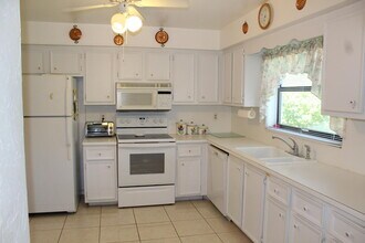 9900 Papaya Tree Trail in Boynton Beach, FL - Foto de edificio - Building Photo