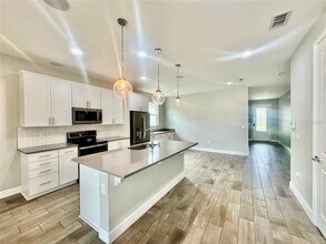 710 Spring Creek Dr in Auburndale, FL - Foto de edificio - Building Photo