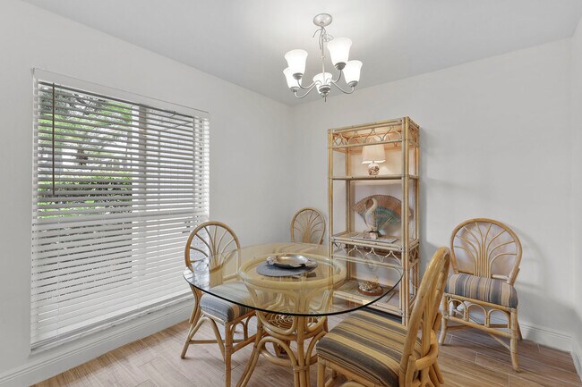 840 Gulf Pavillion Dr in Naples, FL - Building Photo - Building Photo
