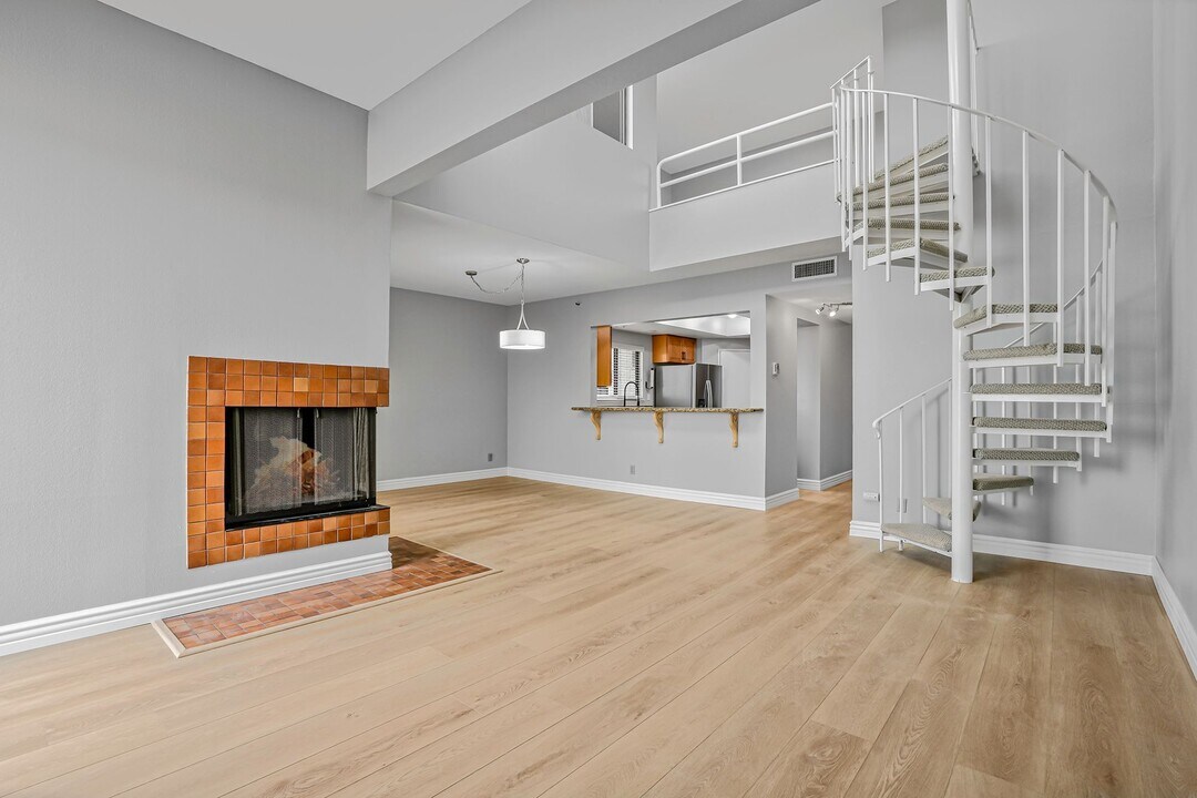 140 The Village in Redondo Beach, CA - Building Photo
