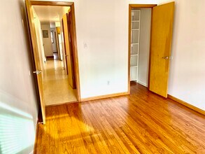 203 5th St, Unit Apartment 3 in Jersey City, NJ - Building Photo - Building Photo