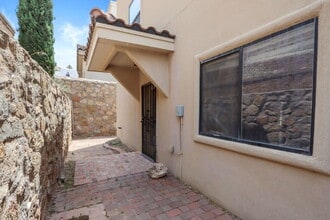5717 Caprock Ct in El Paso, TX - Building Photo - Building Photo