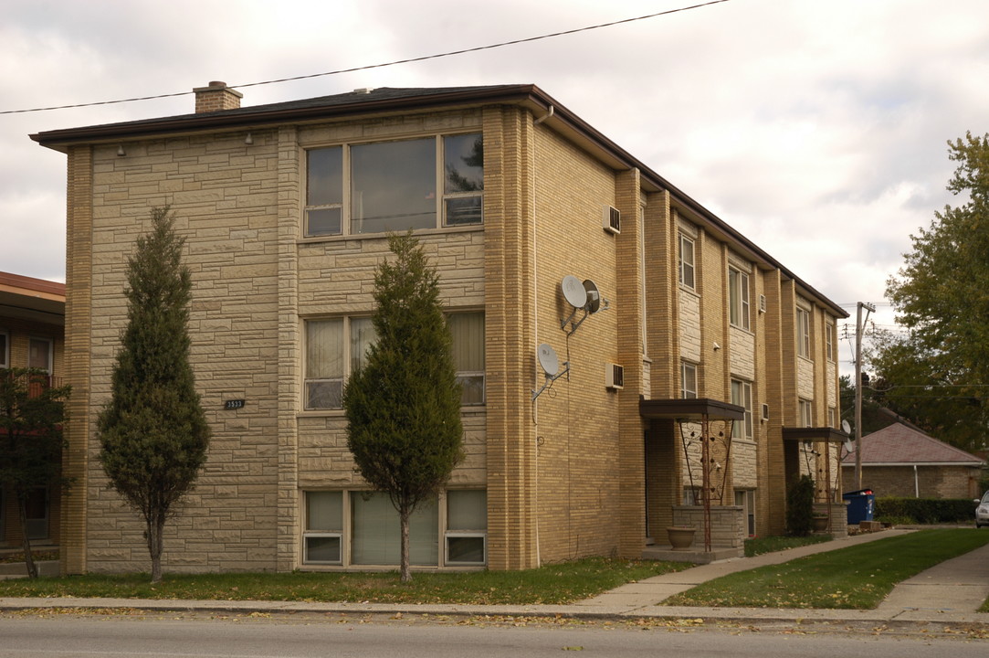 3533 Harlem Ave in Berwyn, IL - Building Photo