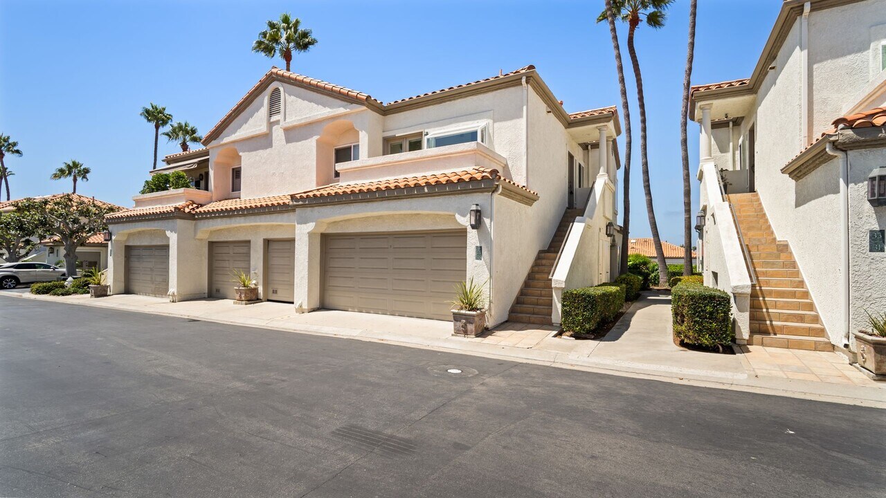 37 Tennis Villas Dr in Dana Point, CA - Building Photo