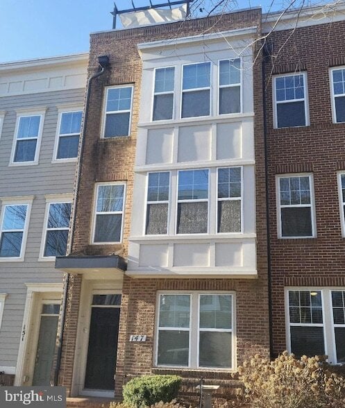 property at 147 Decoverly Dr