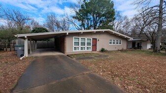 5180 Warfield Dr in Memphis, TN - Building Photo