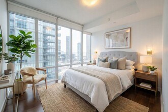 88 Park Lawn Rd in Toronto, ON - Building Photo - Building Photo