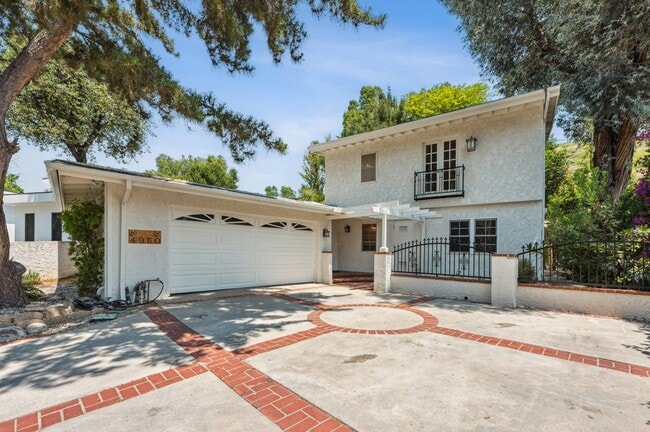4950 Dunman Ave in Los Angeles, CA - Building Photo - Building Photo