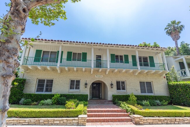 Don Carlos Apartments in Beverly Hills, CA - Building Photo - Building Photo