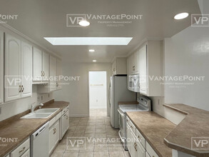 1684 Twin Lakes Cir in Green Bay, WI - Building Photo - Building Photo