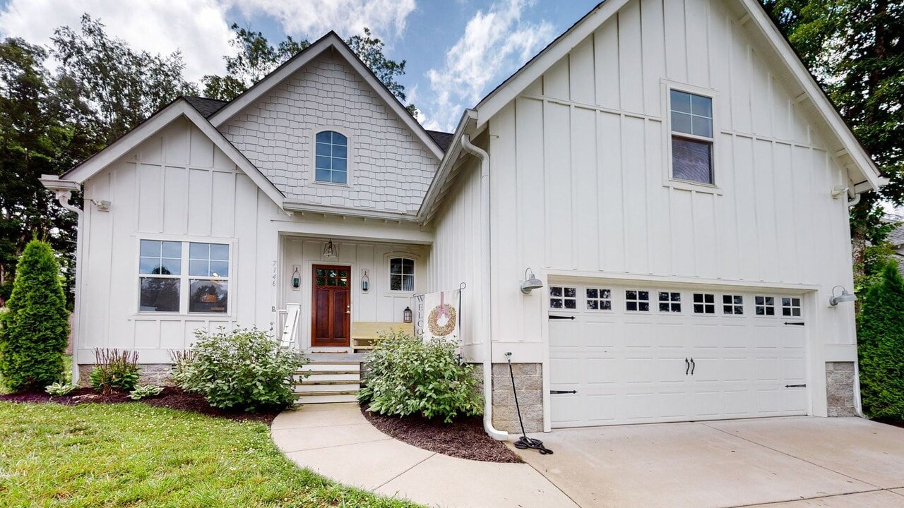 7146 Pepper Tree Cir in Fairview, TN - Building Photo