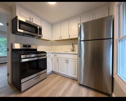 131 Clinton St, Unit 1B in South Bound Brook, NJ - Building Photo