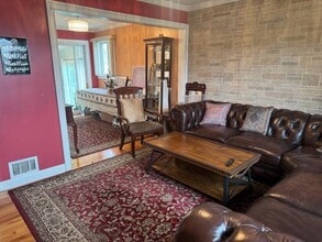 108 E Meadow Ave in East Meadow, NY - Building Photo - Building Photo