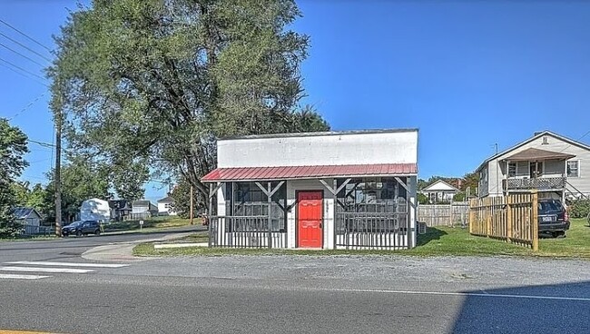 property at 1004 Fairview Ave