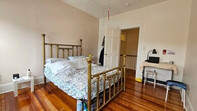 22 Belmont St, Unit 3 in Watertown, MA - Building Photo - Building Photo