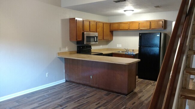 912 S Lipona Rd in Tallahassee, FL - Building Photo - Building Photo