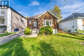 56 Ash Crescent in Toronto, ON - Building Photo - Building Photo