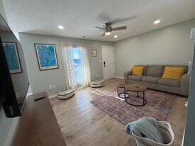 3309 Bridges St, Unit 26 in Morehead City, NC - Building Photo