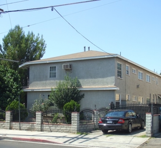 8409 Ventura Canyon Ave in Panorama City, CA - Building Photo