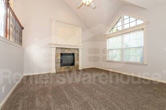 1518 Eagle Glen Cir in Raymore, MO - Building Photo - Building Photo