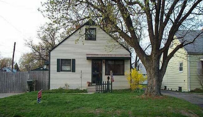 property at 990 Lenore Ave