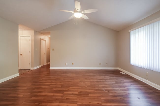 667 Aspen Ct in Danville, IN - Building Photo - Building Photo