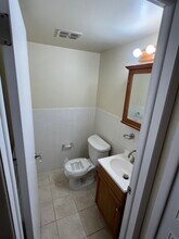 8235 Karam Blvd, Unit 8235 Karam in Warren, MI - Foto de edificio - Building Photo